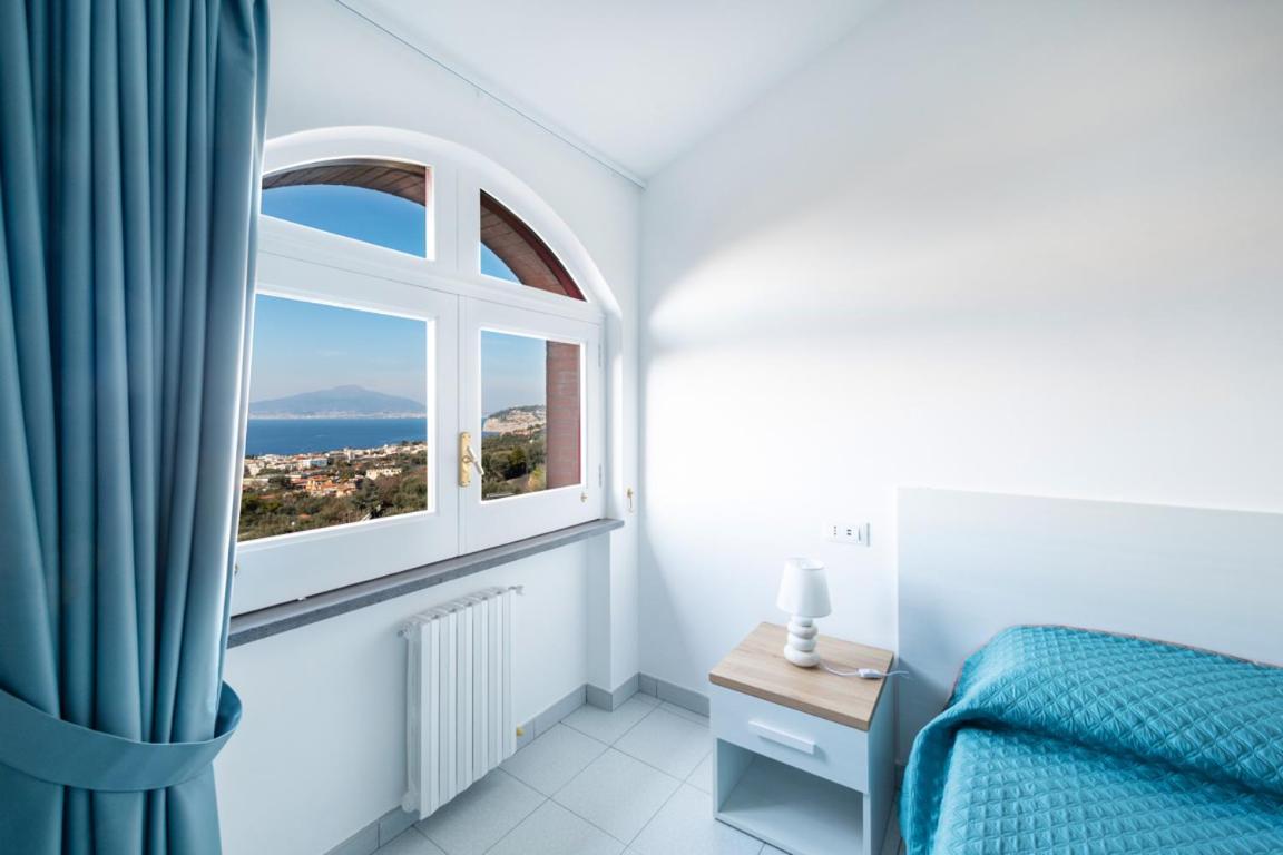 Sorrentovibes - Sea View Rooftop Apartment With Jacuzzi & Garden Exterior photo