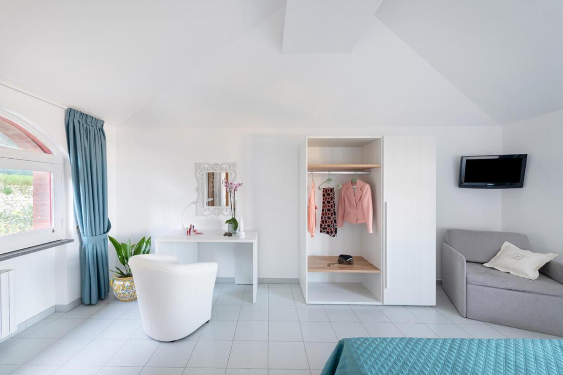 Sorrentovibes - Sea View Rooftop Apartment With Jacuzzi & Garden Exterior photo